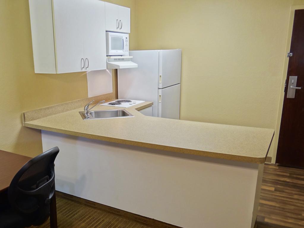 Hotel 6 Memphis, Tn East 4*
